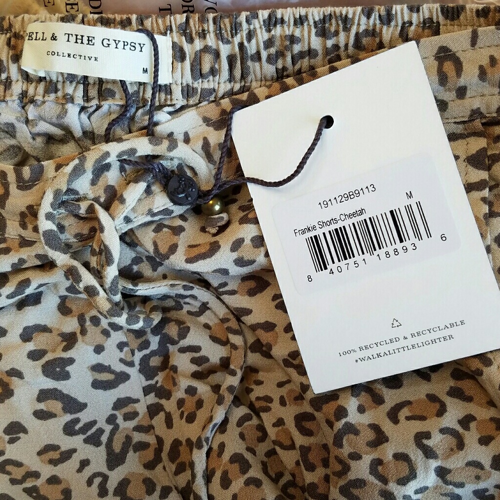 New spell designs frankie shorts cheetah M leopard - Picture 2 of 8